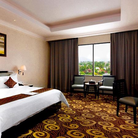 Hermes Palace Hotel Banda Aceh Buitenkant foto