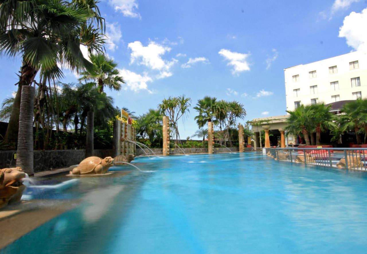 Hermes Palace Hotel Banda Aceh Buitenkant foto