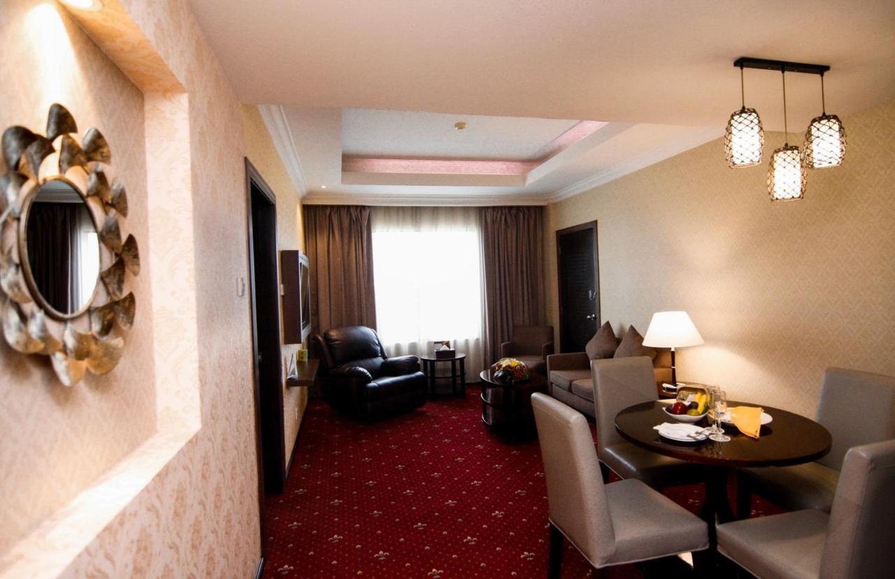Hermes Palace Hotel Banda Aceh Buitenkant foto