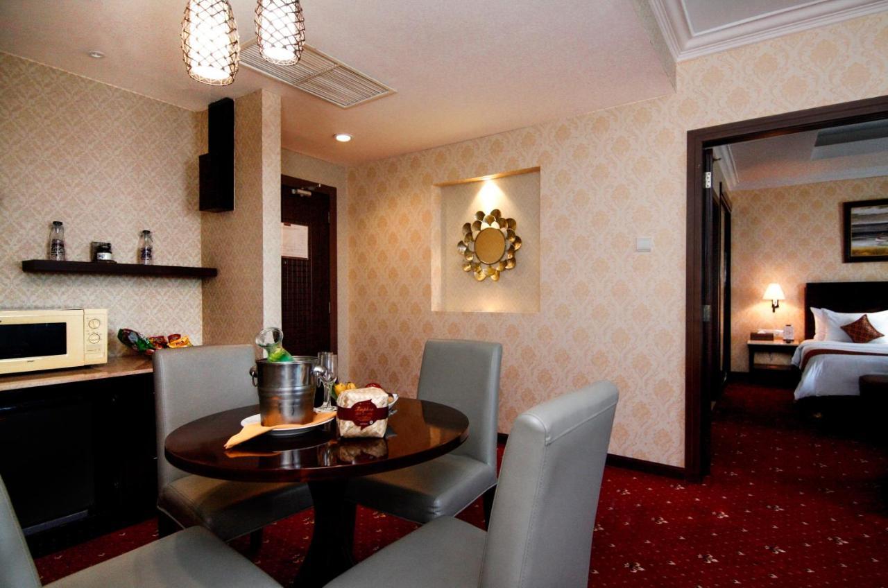 Hermes Palace Hotel Banda Aceh Buitenkant foto