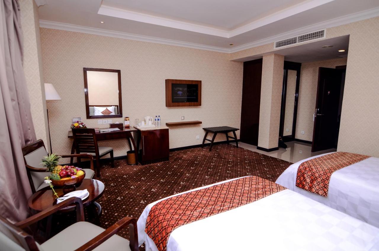 Hermes Palace Hotel Banda Aceh Buitenkant foto